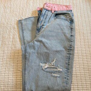 American Eagle Outfitters mom jeans